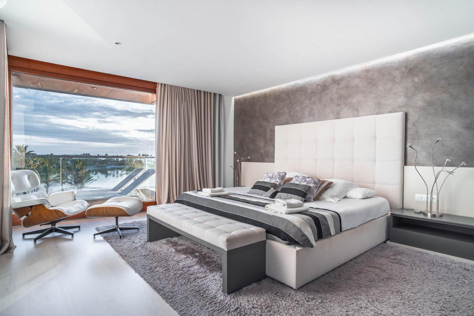 Luxury Sea View Apartment In Puerto De Alcudia ภายนอก รูปภาพ