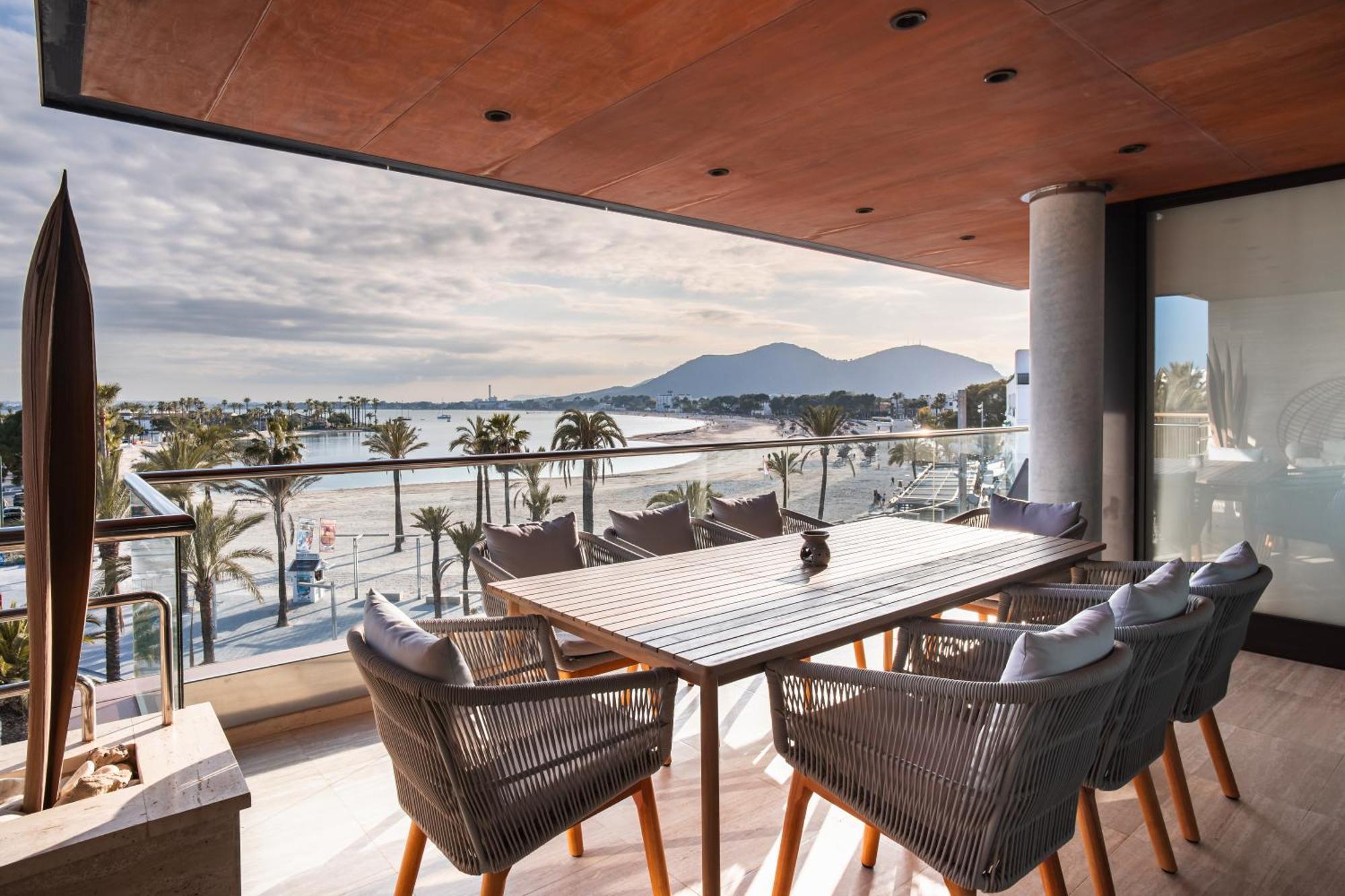Luxury Sea View Apartment In Puerto De Alcudia ภายนอก รูปภาพ